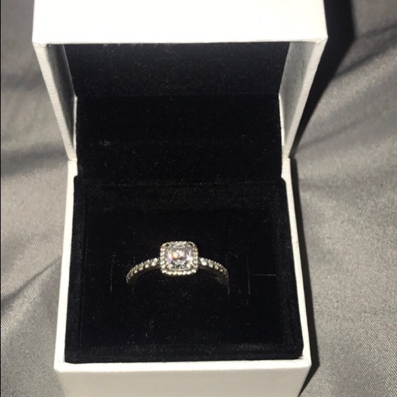 Pandora timeless elegance ring - Picture 1 of 3